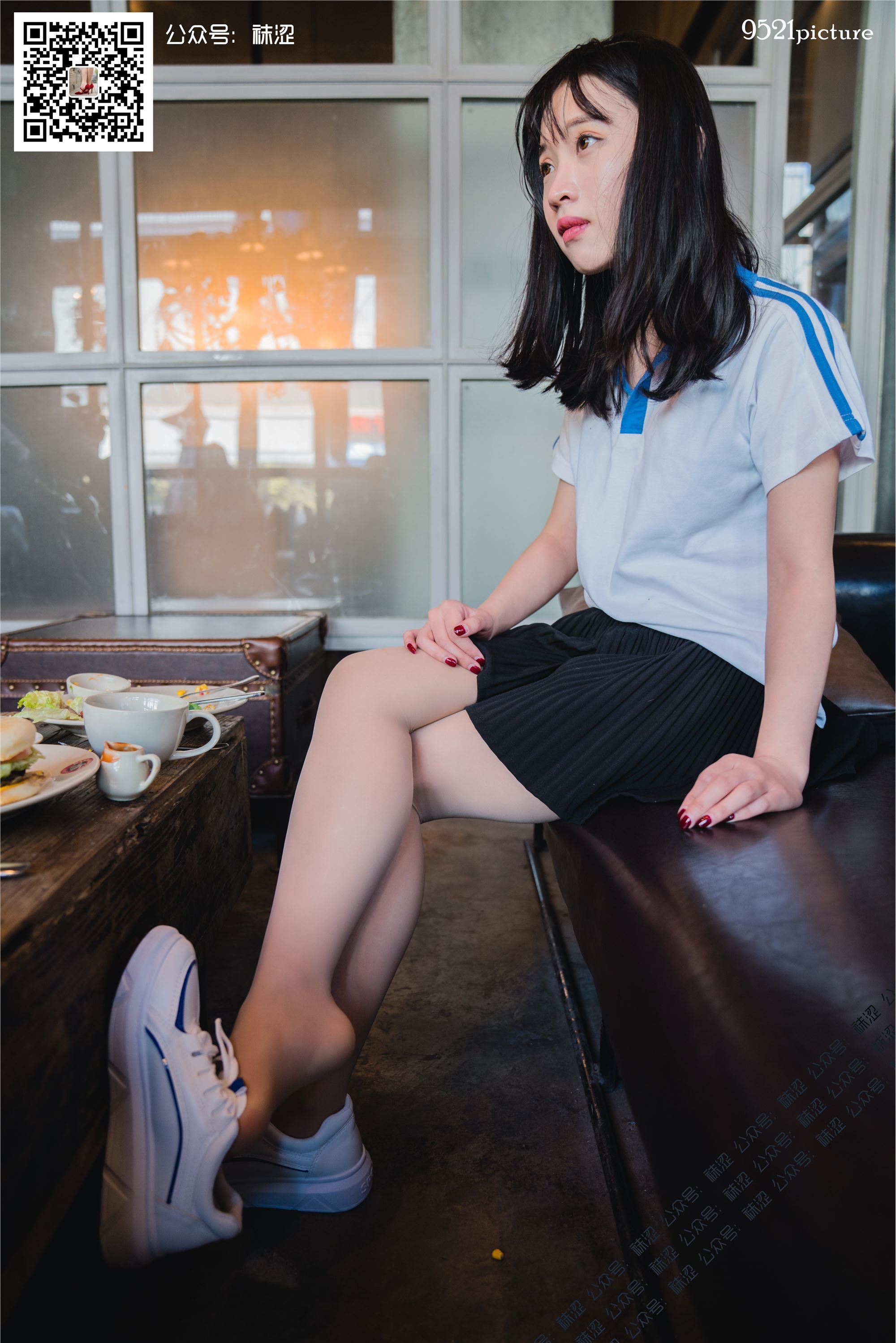 袜涩 005 Amanda学生制服